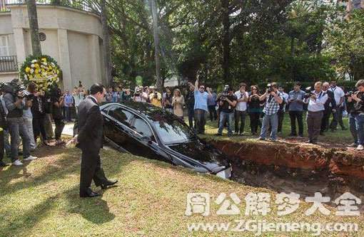 梦见父亲下葬 梦见父亲下葬