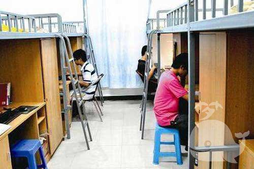 梦见大学宿舍 梦见大学宿舍