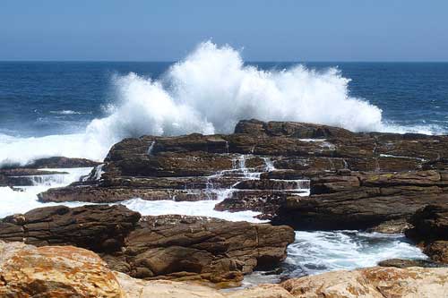 海浪很高很大 海浪很高很大