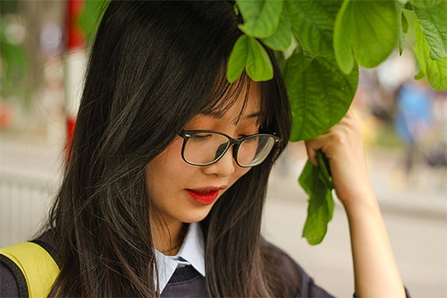 女人穿黑色衣服 女人穿黑色衣服