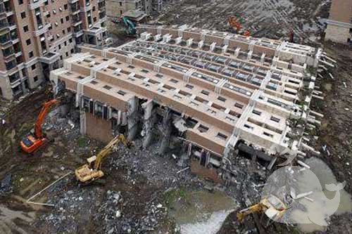 梦见楼倒了 梦见楼倒了