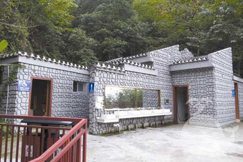 梦见上公共厕所 梦见上公共厕所