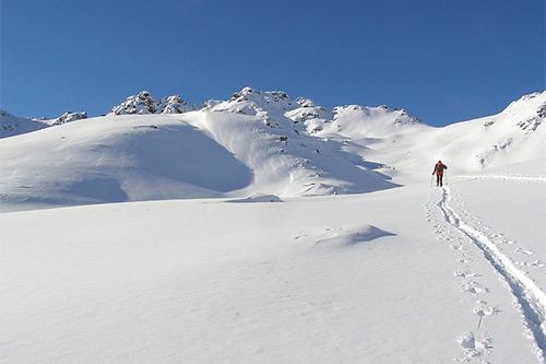 山顶积雪 山顶积雪